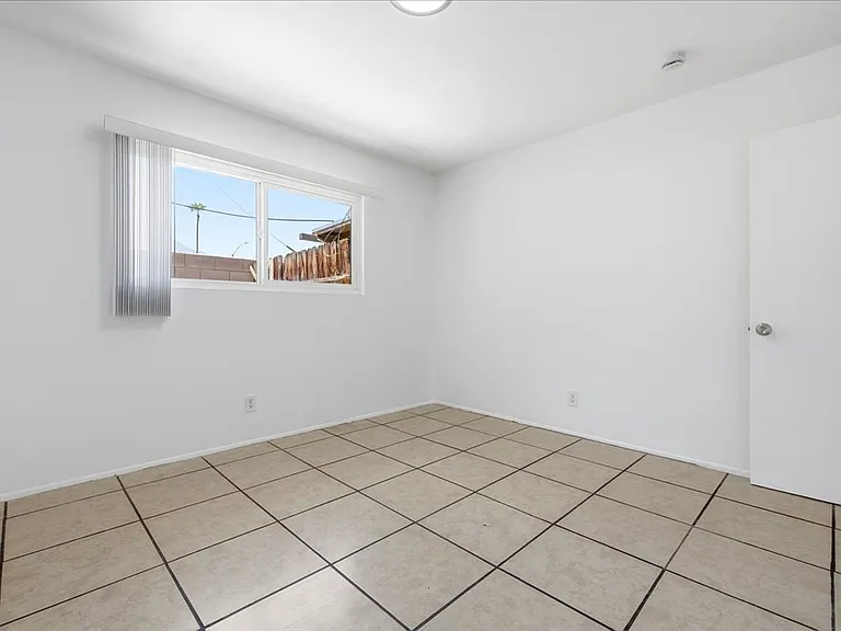 511 S. Desert View Drive — Photo 10