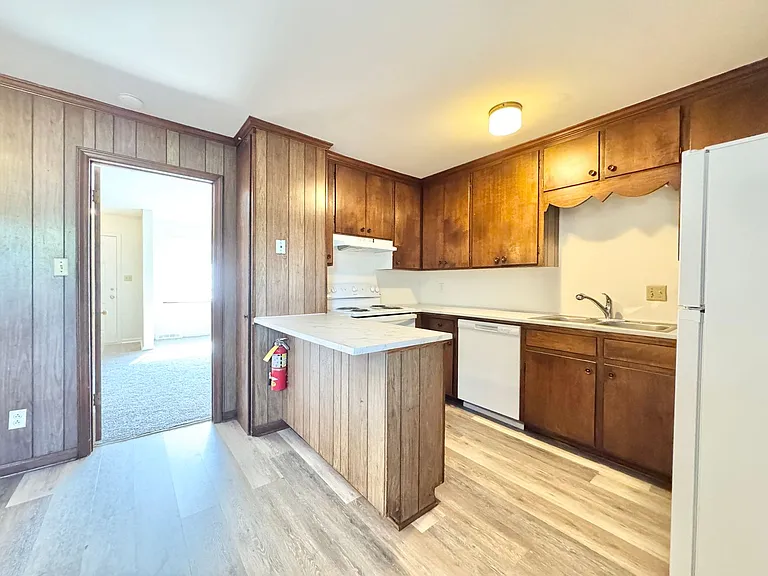 1723 E Cone Blvd #C — Photo 7