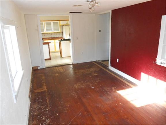 2nd image of 28 W Tillman Ave