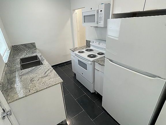 3rd image of 1445 NE 177th St