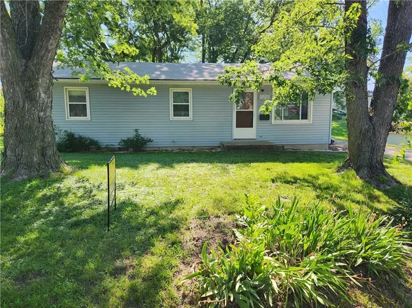 1007 Shelton St, Maysville, MO 64469