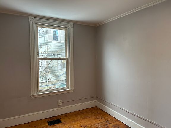 5th image of 120 Central St #1