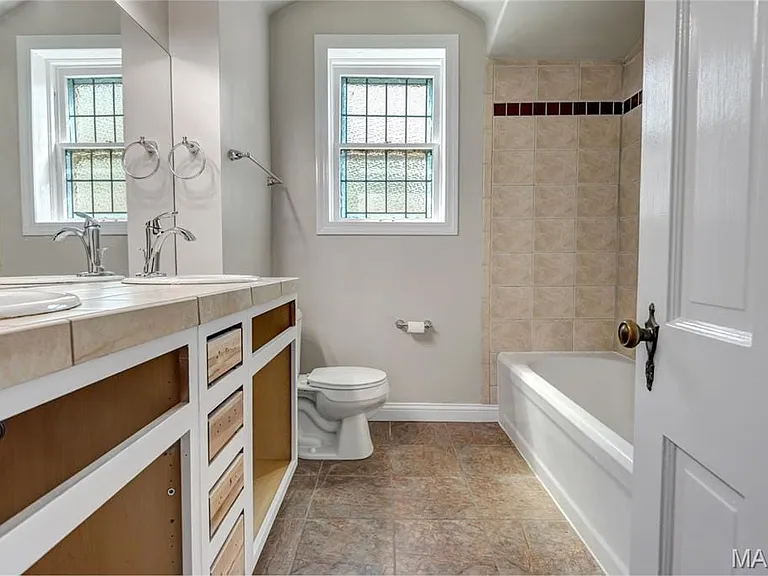 7536 Oxford Dr #3 — Photo 20