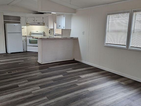 5th image of 32 Fortson Dr