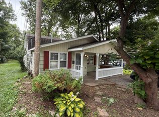 805 Rhodes Ave, Grandview, MO 64030
