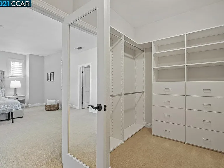 513 Wells Ct — Photo 26