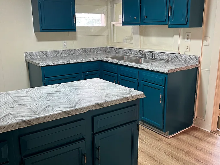 35 N Avenue B #2 — Photo 5