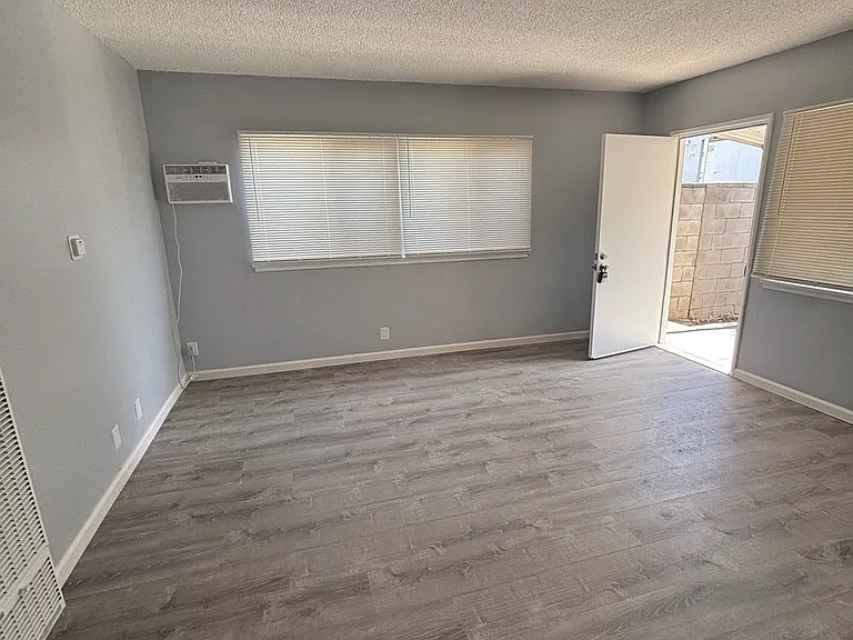 2618 Seaman Ave #2618 — Photo 3
