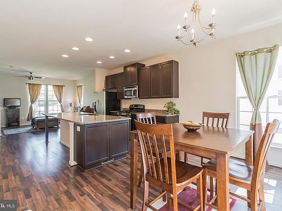 5th image of 13228 Shawnee Ln #101