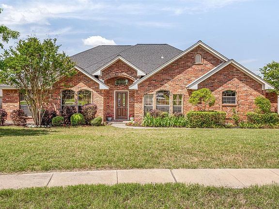 3rd image of 309 Saint Andrews Ct