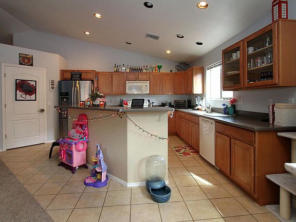 3rd image of 4004 E Coolbrooke Dr