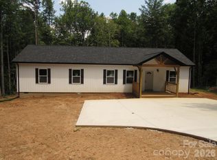 92 Saint Charles Ct, Hickory, NC 28601
