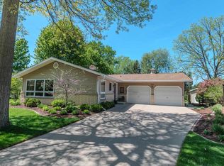 3010 Glenview Ct, Middleton, WI 53562