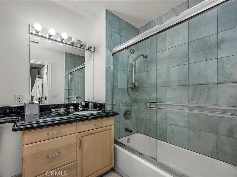 18423 Linnet St — Photo 25