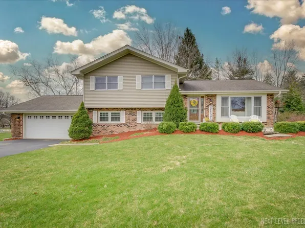 39W445 Overcup Ct, St Charles, IL 60175