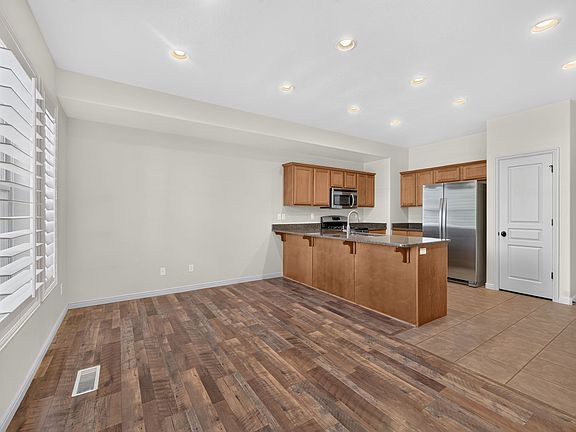5th image of 1316 S Mountain Crest Dr W