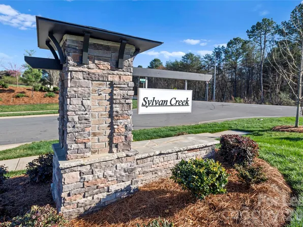 7185 Sylvan Retreat Dr, Denver, NC 28037