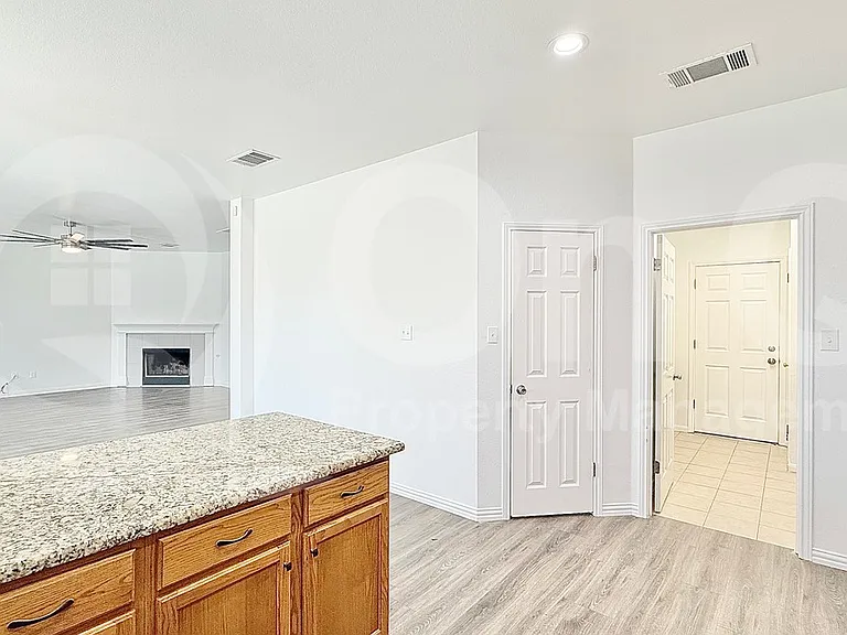 2302 Boulder Run — Photo 6