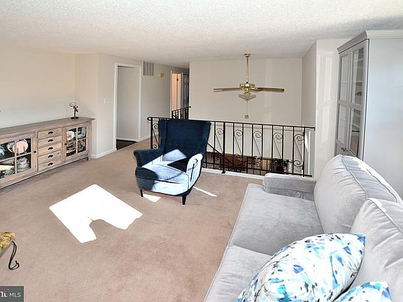 3rd image of 215 N Cameron Ct