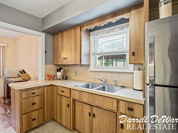 4th image of 852 Lake Michigan Dr NW