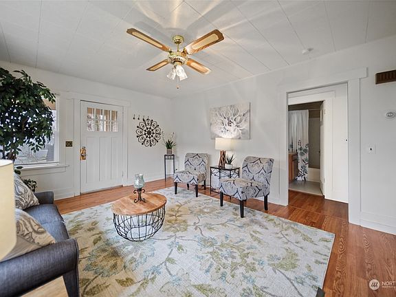 5th image of 216 McCormick Street NE