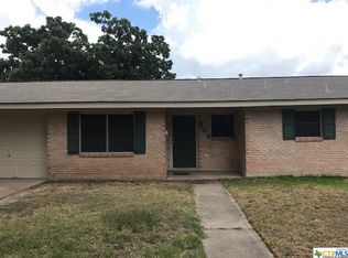 303 Avalon Dr, Victoria, TX 77901