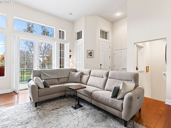 5th image of 6544 NE Rosebay Dr