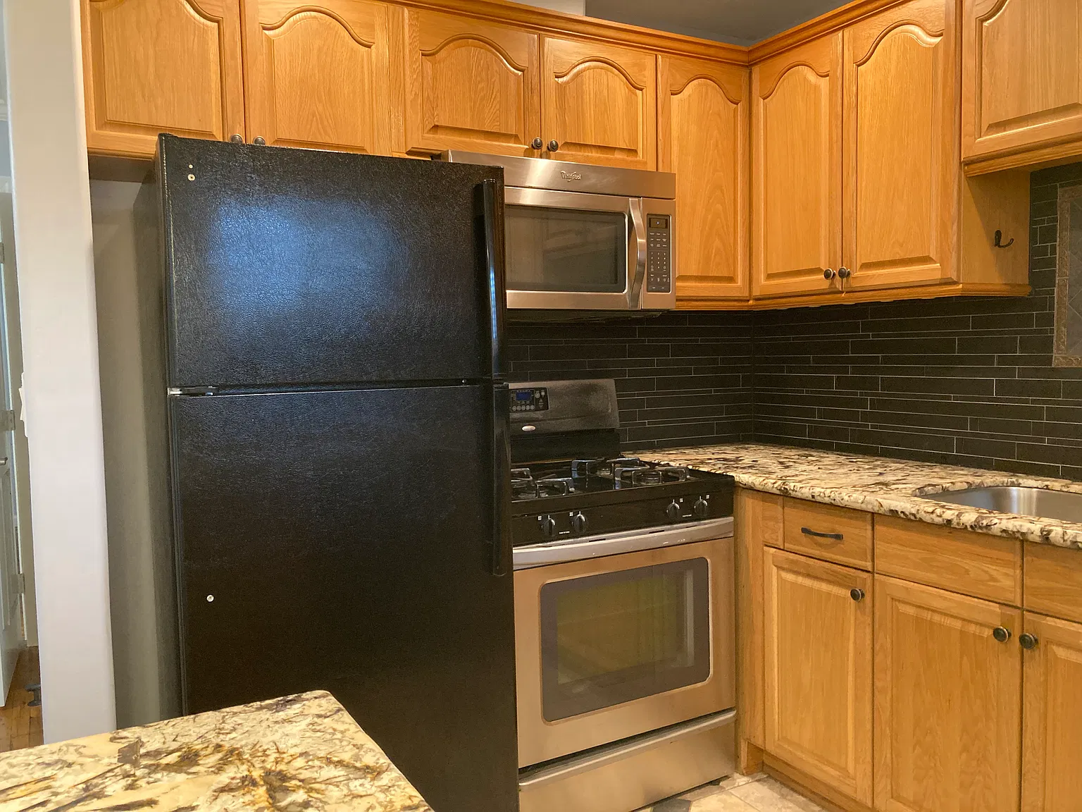 2128 Oakdale St — Photo 4