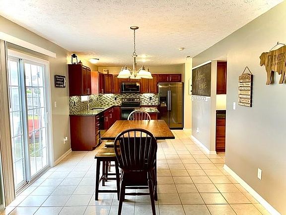 4th image of 1950 Acorn Ct