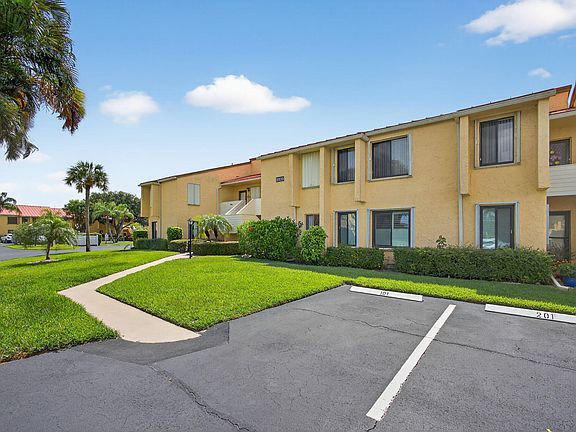 2nd image of 5335 SE Miles Grant Road #102