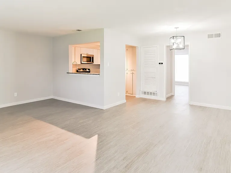 Sun Ridge Apartments — Photo 10