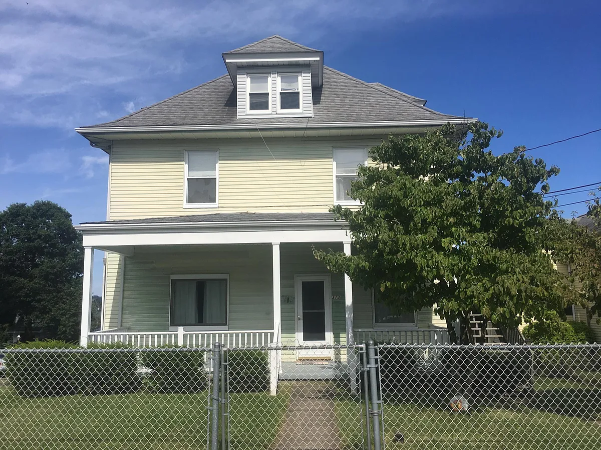 Building Photo - 313 Isabella Ave #2