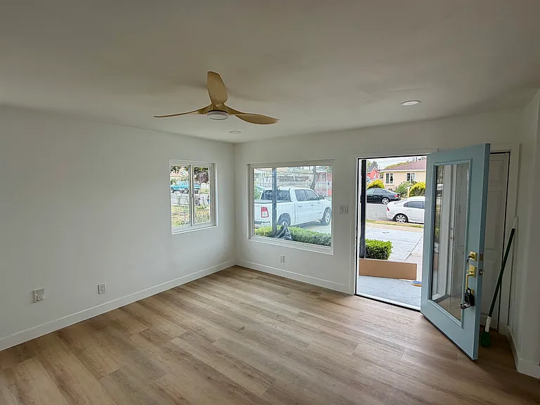 1038 Oaklawn Ave — Photo 5