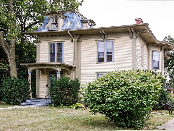 2nd image of 802 W Kalamazoo Ave APT 2