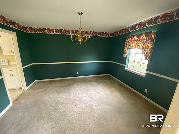 3rd image of 106 Douglas Ln