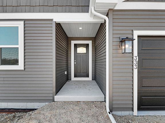 4th image of 333 Dahlia Dr #29