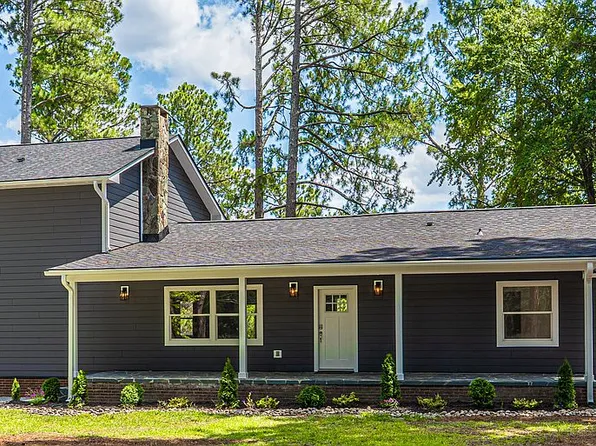 118 Devonshire Ave E, West End, NC 27376