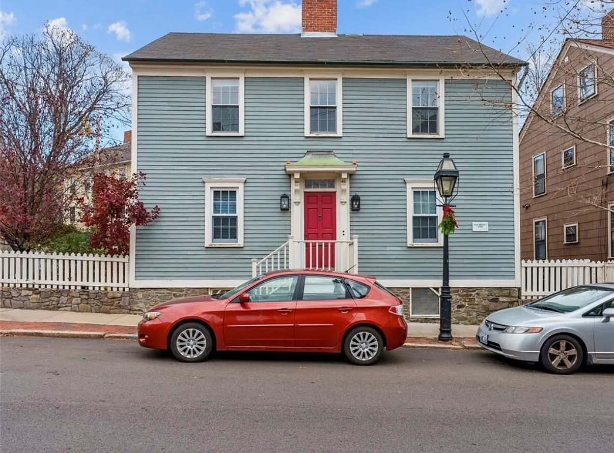 5 bed, 2000 sqft, $6,500 — Photo 1