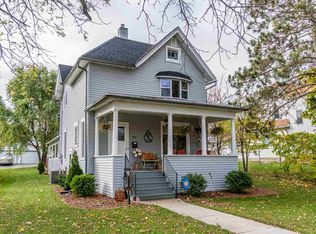 506 3rd St, Baraboo, WI 53913
