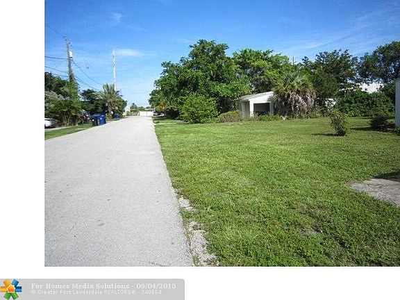 4th image of 1112 NW 16th Ct