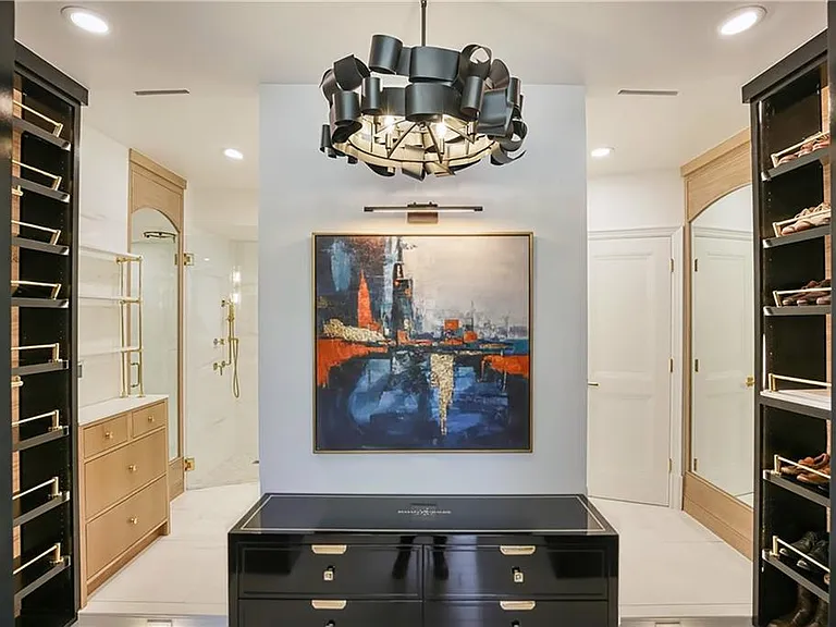 2575 Peachtree Rd NE #7G — Photo 12