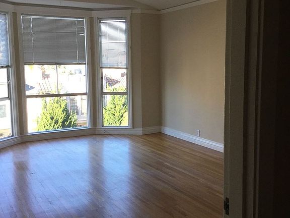 4th image of 3730 Scott St APT 202