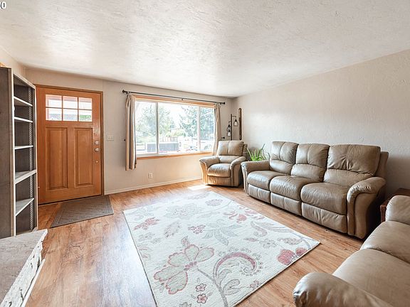 5th image of 420 E 7th Ave