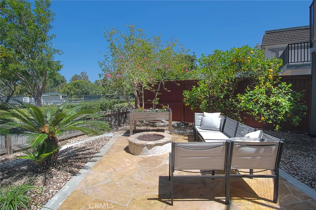 3 bed, 2.5 bath, 1749 sqft, $4,800 — Photo 4