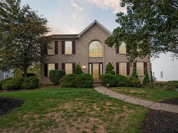 7066 Highland Creek Dr, Bridgeville, PA 15017