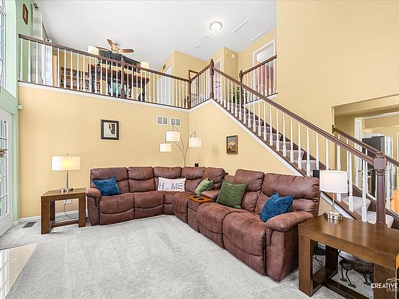 4th image of 36 Townsend Cir