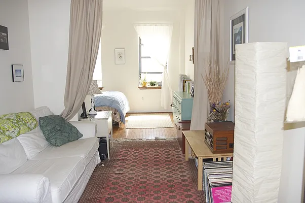 Rented by Maximus Realty Group | media 18