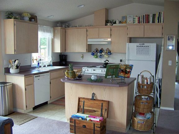 5th image of 15804 NE 30th St