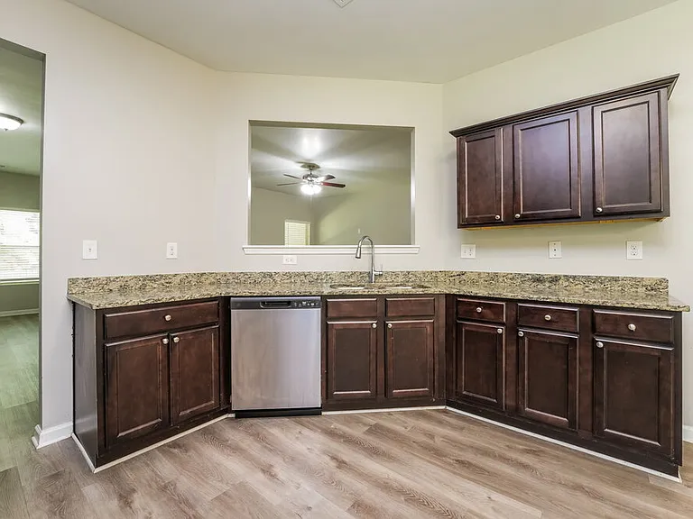 3517 Mica Cir SE — Photo 8