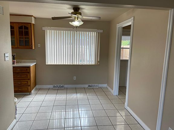 Kitchen Eating Area